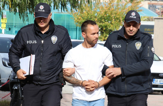 Sivas'ta şehit babasıyla tartışan halk otobüsü şoförüne gözaltı!