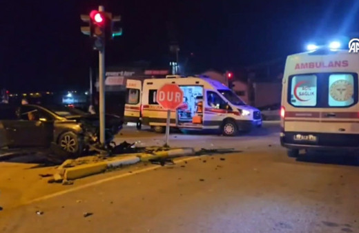 Çorum'da polis otosu ile otomobil çarpıştı! Yaralılar var