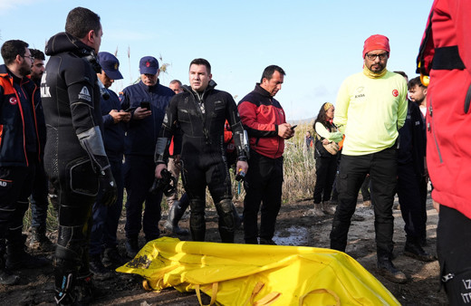 İzmir Foça'da selde kaybolan kişinin cansız bedenine ulaşıldı