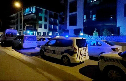 İzmir'de dehşet! Anne ve babasını öldürüp intihar etti