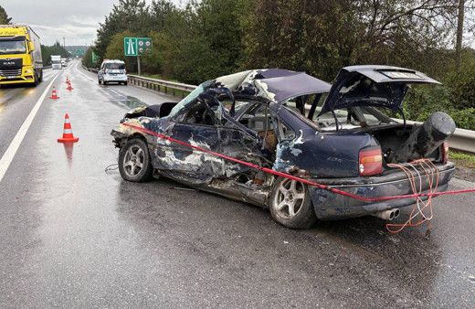 Sakarya'da feci kaza yolcu otobüs ile otomobil çarpıştı