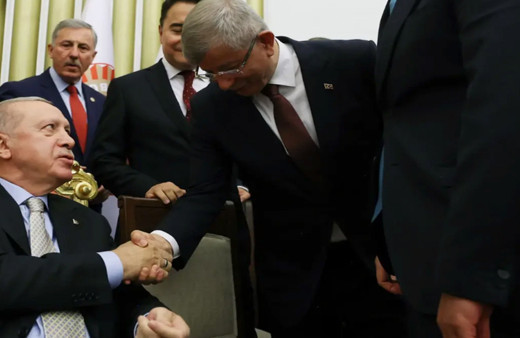 Ahmet Davutoğlu sinyali çaktı! Ak Parti'ye mi dönüyor? ''Tereddüt etmem''