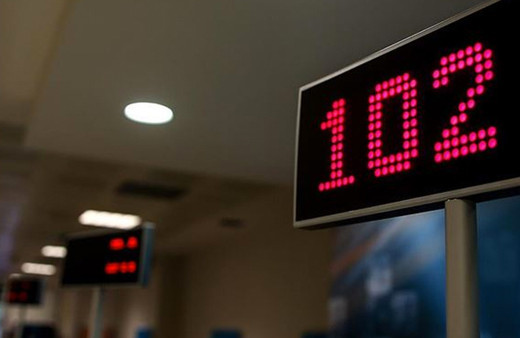 270 şubesi bulunan ülkenin en büyük bankası iflas etti!