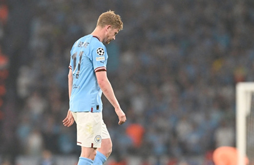 Napoli'de forma giyen Kevin De Bruyne'den kötü haber