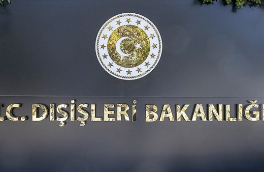 Karadağ'da Türklere ait dükkanlar ateşe verildi vize serbestisi askıya alındı