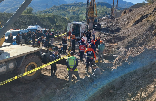 Sakarya'da kuyuya düşen işçi hayatını kaybetti