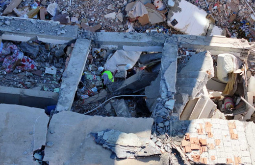 Enkazın altında kalan Dilara Bilir, sesini böyle duyurdu!