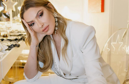Hadise'nin 40 yaş doğum günü kutlamaları bitmiyor! O pozlar sosyal medyayı salladı