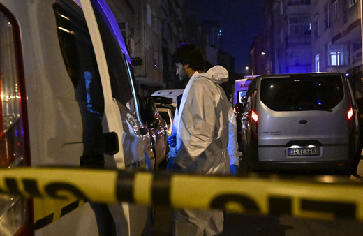 Ümraniye'de dehşet! Bir kişi tartıştığı oğlunu ve kardeşini bıçaklayarak öldürdü