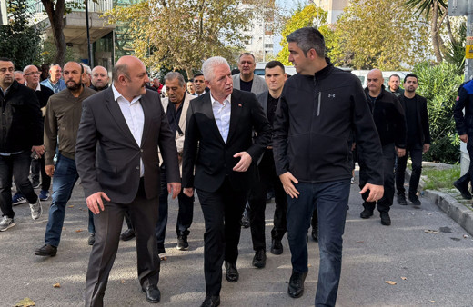 İstanbul Valisi Gül, Kartal'da boşaltılan binayı inceledi