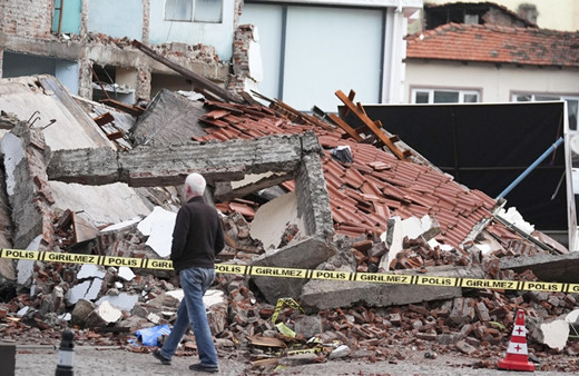 Sındırgı'da korkutan bir deprem daha oldu
