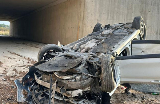 İstanbul-İzmir Otoyolu'nda otomobil şarampole devrildi