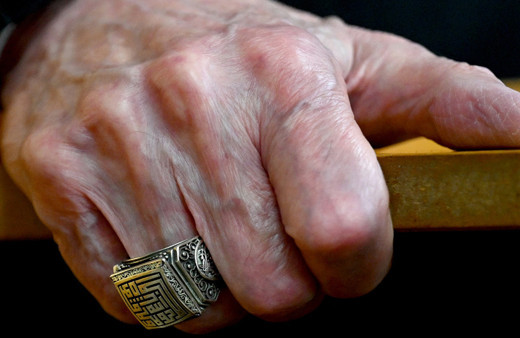 MHP lideri Devlet Bahçeli'nin yüzüğü ve rozeti dikkat çekti!