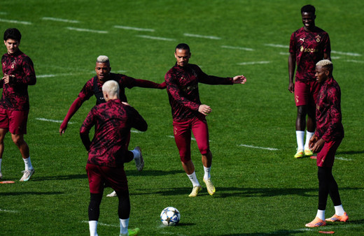 Galatasaray'da Ajax maçı hazırlıkları bitti! Son idmandan görüntüler Yunus Akgün...