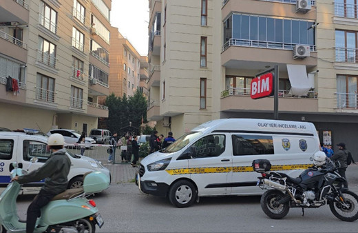 Zincir markette kesiyer olarak çalıyan kadın boşandığı eski eşiyle karşılaşınca...