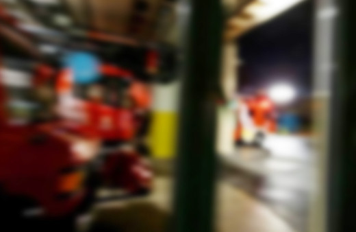 Oto galeride yangın çıktı! 5 araç alev alev yandı