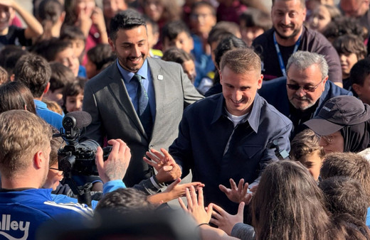 Kerem Aktürkoğlu ilkokul öğrencisinin başkanlık seçimi vaadini yerine getirdi