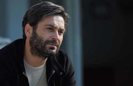 Uzak Şehir'e iki ödül birden! "Yılın Erkeği" ve "Yükselen Yıldız"ı seçildi...