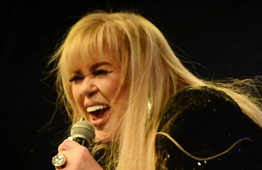 Kendisi de hastalanmıştı! Yakın dostları için üzgün olan Zerrin Özer'den dua açıklaması