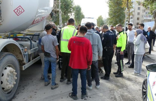 İzmir'de beton mikseri faciası! Torununu okula götüren babaanne öldü, torunu yaralandı