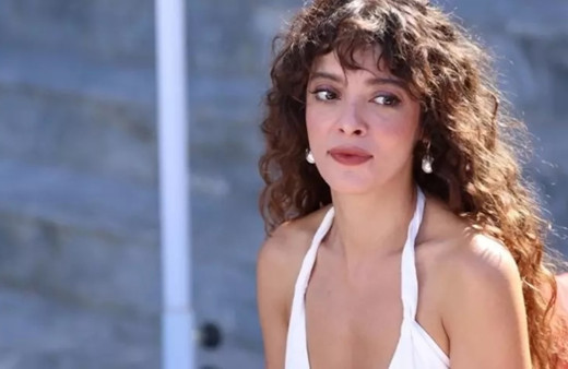 Tarzı çok konuşulacak! Selin Şekerci yenilediği imajı ile bambaşka biri oldu...