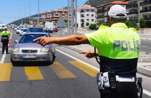 Trafikte bunu yapıyorsanız yandınız! Hem ehliyet hem paranız gidecek