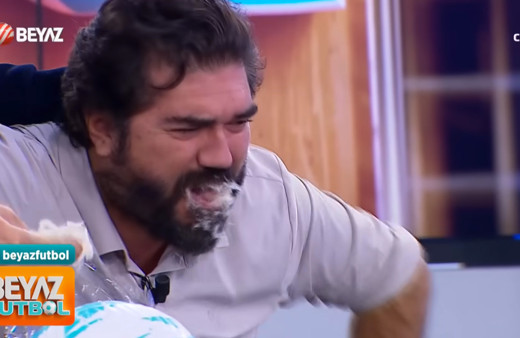 Rasim Ozan Kütahyalı'nın canlı yayında zor anları ağzı yüzü...