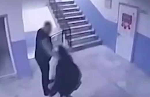 Manisa'da otizmli öğrenciyi merdivenden böyle itti! O müdür için karar