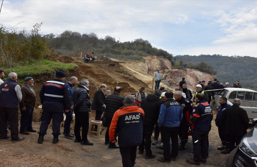 Ordu'da taş ocağı şantiyesinde göçük altında kalan işçiyi arama çalışmalarına yeniden başlandı
