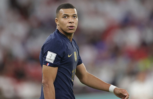 Kylian Mbappe milli takım kampından ayrıldı