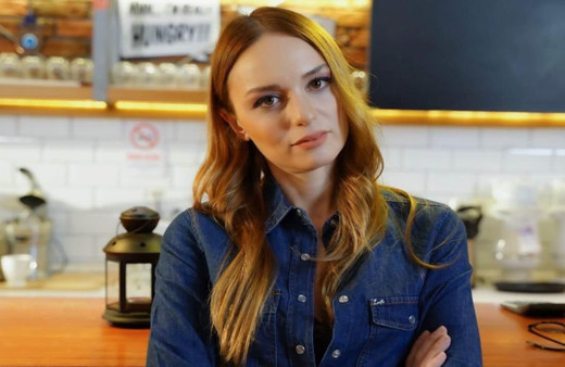 Oyuncu Nilperi Şahinkaya sevgilisiyle yaşadığı romantik anları sosyal medya hesabından paylaştı!