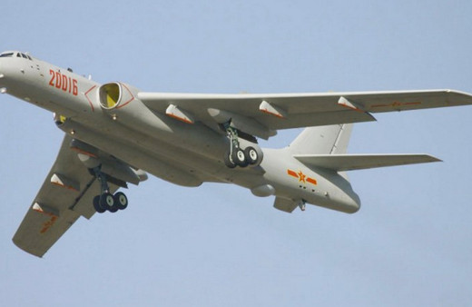 Çin, Güney Çin Denizi'nde bombardıman uçaklarıyla devriye yaptı