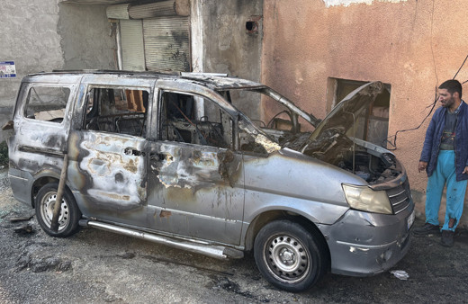 Samsun'da tcari araç park halinde alev alev yandı