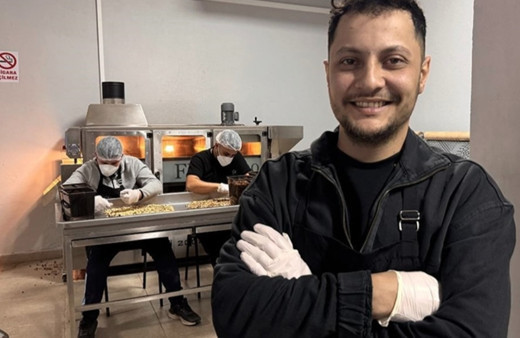 Zonguldaklı mimar işini bırakıp dede mesleğini sürdürüyor! Artık modern bir fındık tesisi var