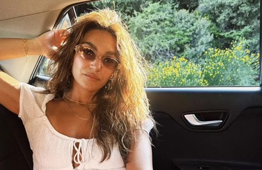 Sahra Şaş kutlamalara doymadı! Güzel oyuncunun pastasındaki not ise olay