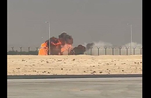 Hindistan'a ait savaş uçağı Dubai Airshow gösterisi sırasında düştü