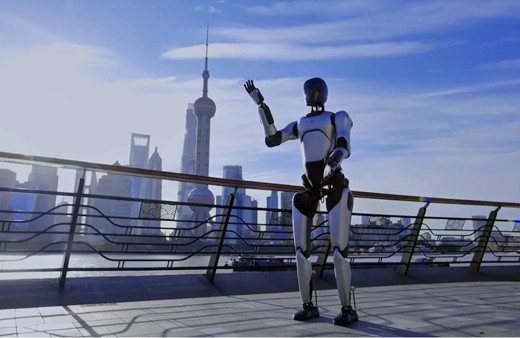 Guinness Dünya Rekoru kırdı! İnsansı robot rota çizerek 106 km yol gitti