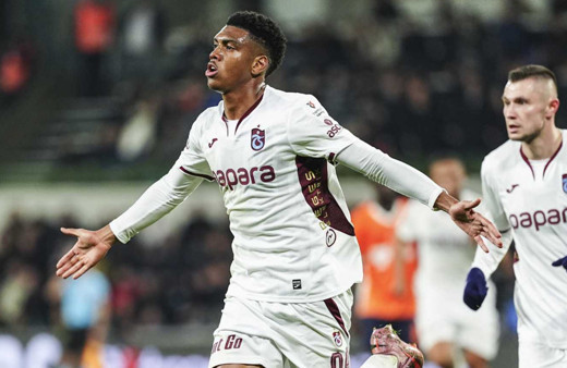 7 gollü çılgın maçta Trabzonspor, Başakşehir'i 90+11'de yıktı