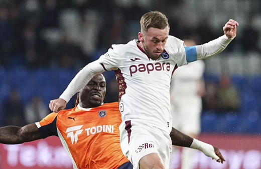 Visca maça devam edemedi! VAR'dan kırmızı kart çıktı