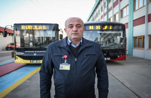 Bursa'da belediye otobüsü şoförü kalp krizi geçiren yolcuyu hastaneye yetiştirdi