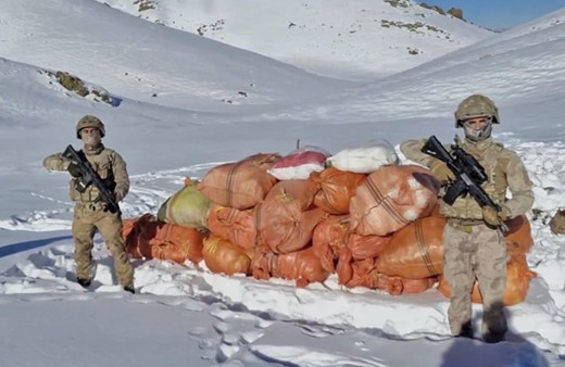 Hakkari'de 378 kilogram, Ağrı'da 773 litre uyuşturucu madde ele geçirildi