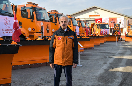 Bakan Uraloğlu açıkladı: Karayollarına 663 makine ve ekipman kazandırıldı