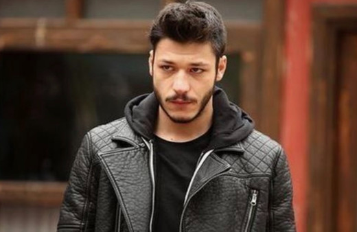 Kubilay Aka’dan site yönetimine tepki! 'Kedileri kapanla toplamışlar'