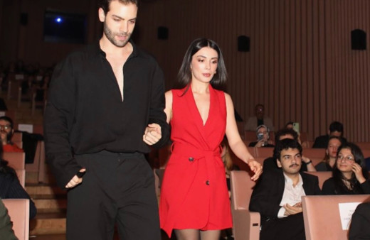 Özge Yağız iki yıllık aşkını bir kalemde sildi! Partneri ile aşk mı yaşıyor?