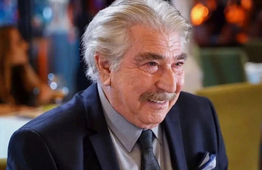 Usta oyuncu Erdal Özyağcılar tekerlekli sandalyede görüntülendi, o hali görenleri endişelendirdi!