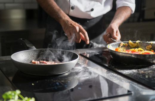 Bu yemekleri tekrar ısıtıp yemeyin! Tekrar ısıtıldığında zehir saçan 5 yiyecek