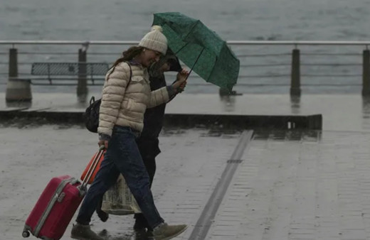 3 Bölgeye yağış uyarısı geldi! Şemsiyesiz çıkmayın...