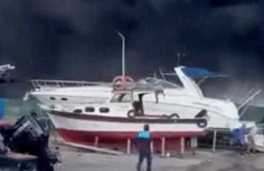 Çeşme'de korkunç olay! Tekneler alevlere teslim oldu...