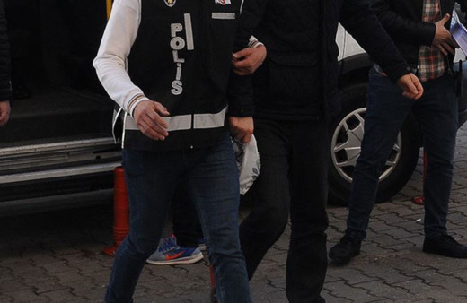 Osmaniye'de molotofkokteyliyle araç kundaklayan 2 zanlı tutuklandı