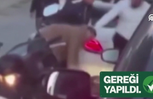 Bakan Yerlikaya duyurdu! Trafikte motosiklet sürücüsüne saldıran kişiler yakalandı